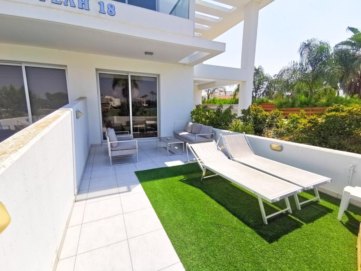 Happy Day Dreamer Apartments Pyla Exterior photo